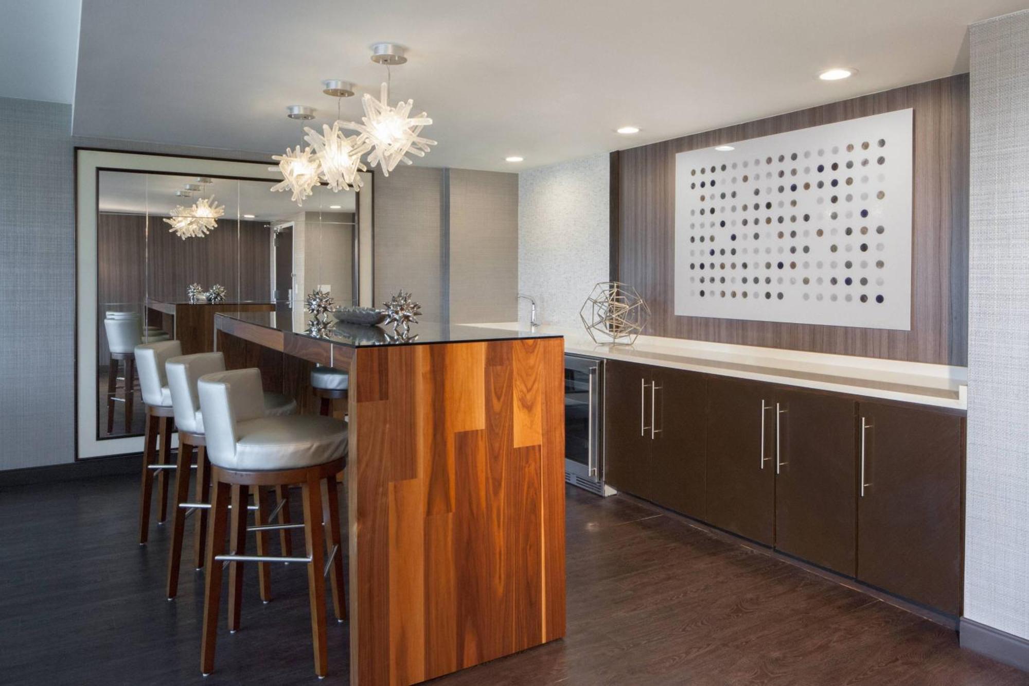 Dallas Marriott Suites Medical/Market Center Zewnętrze zdjęcie